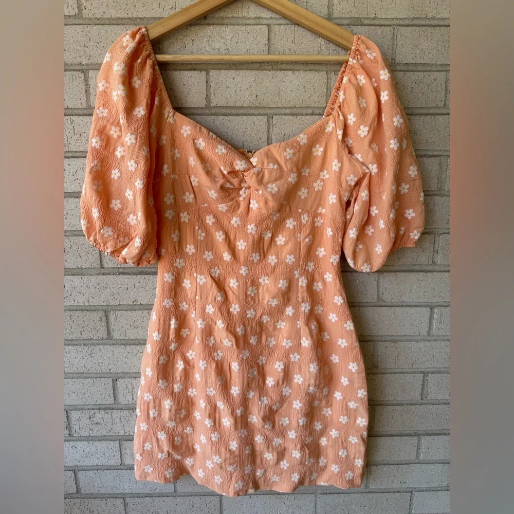 Showpo Peach Creamsicle Floral Twist-Front Puff Sleeve Mini Dress Size 4 - Picture 2 of 8